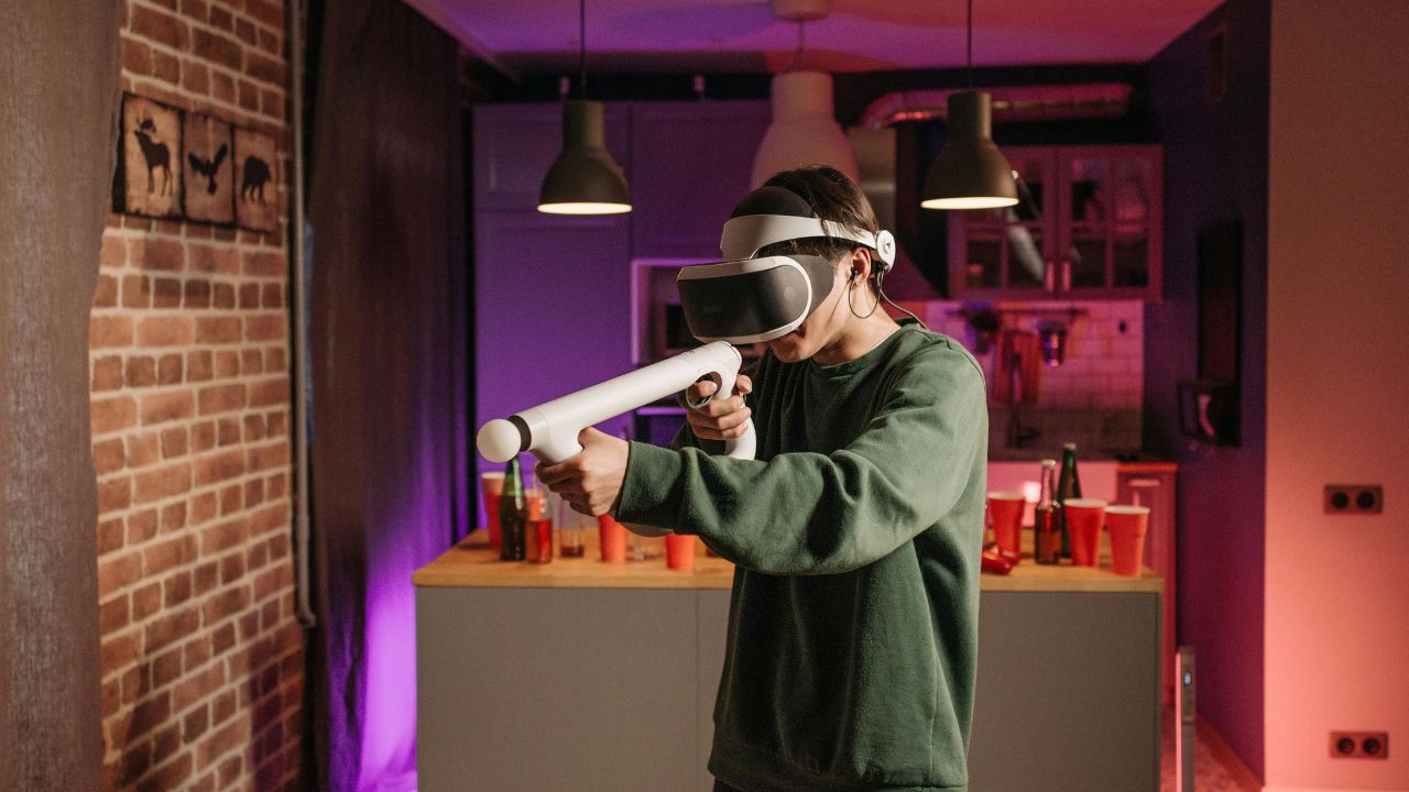 10 Ways VR Gaming at Home Feels Different From Traditional Console Play