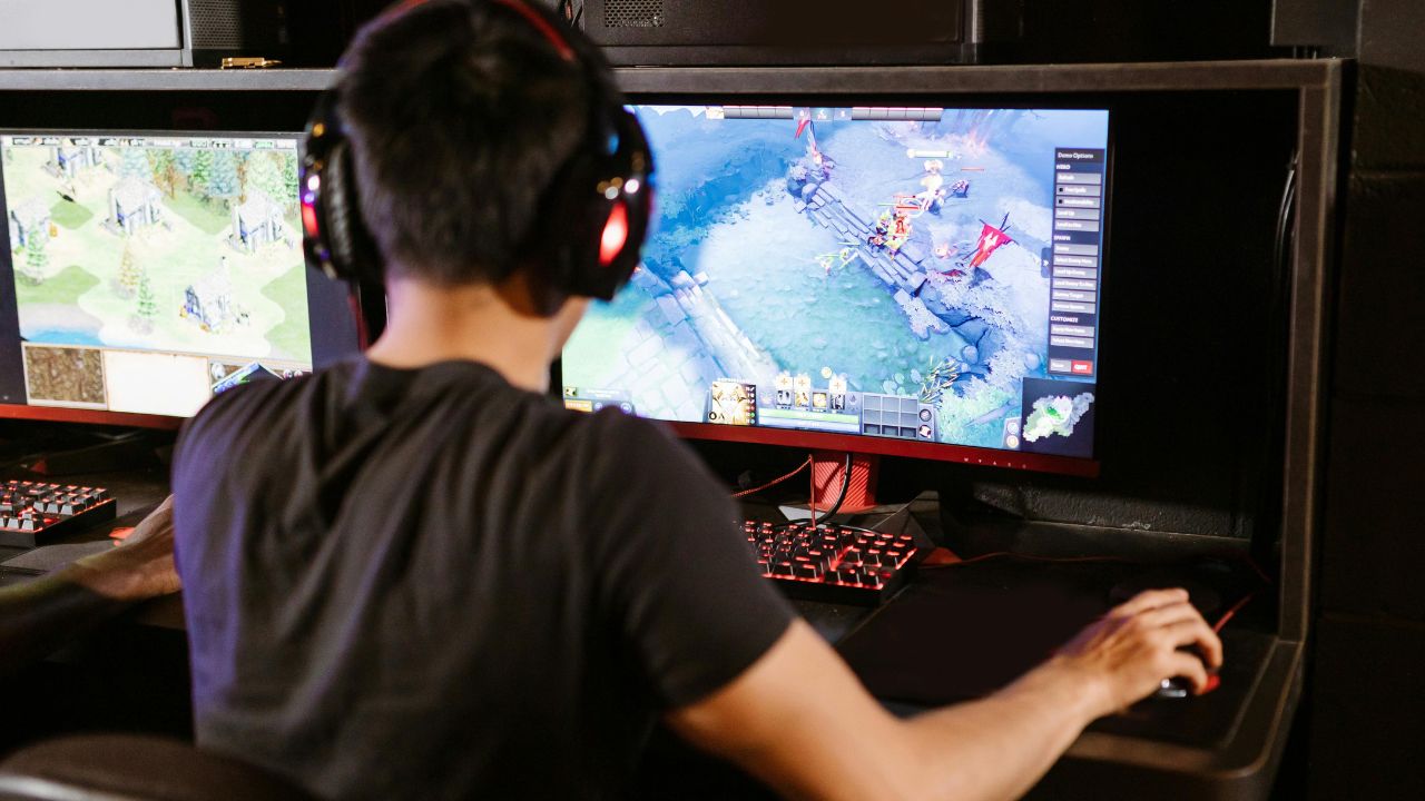 8 Live Service Games That Avoid Pay-to-Win Complaints