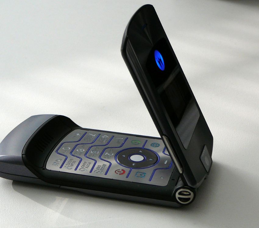 Flip Phones and the Rise of the Motorola Razr