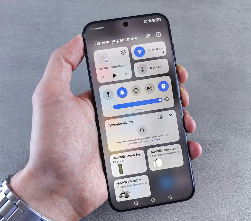 Leaving Bluetooth and Wi-Fi On Everywhere